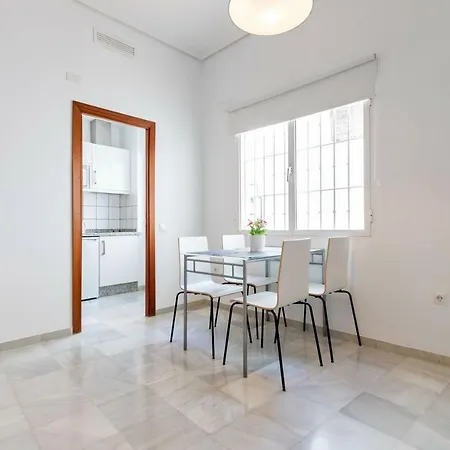 Veronica City Center Oasis Apartment